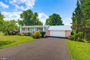 15 Donald St, Shermans Dale, PA 17090 - Photo 1