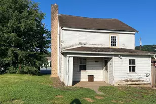 32 N High St, Millerstown, PA 17062 - Photo 3