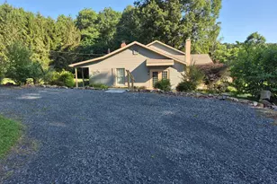 470 Bentzel Rd, Shermans Dale, PA 17090 - Photo 3