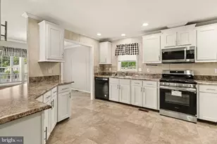 31 Meadowview Dr, New Bloomfield, PA 17068 - Photo 11