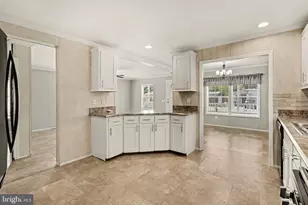 31 Meadowview Dr, New Bloomfield, PA 17068 - Photo 9