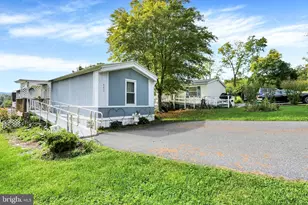 405 Meadow Ln, Shermans Dale, PA 17090 - Photo 3