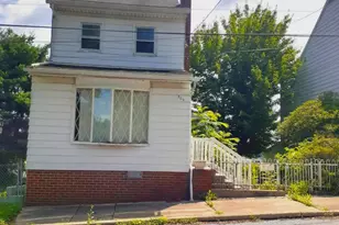 309 Chestnut St, Saint Clair, PA 17970 - Photo 1