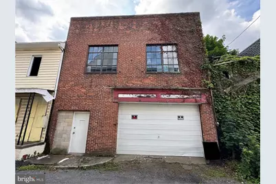 324 W Penn Street, Shenandoah, PA 17976 - Photo 1