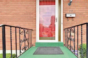 22 W Cherry St, Shenandoah, PA 17976 - Photo 5