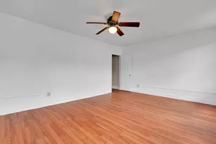 241 Peacock St, Pottsville, PA 17901 - Photo 13