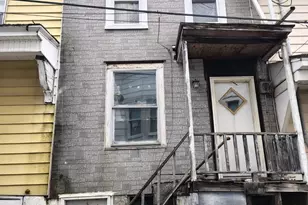 412 W New York St, Shenandoah, PA 17976 - Photo 1