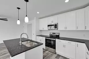 220 W High St, Frackville, PA 17931 - Photo 11