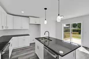 220 W High St, Frackville, PA 17931 - Photo 13