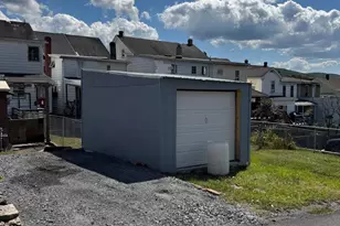 413 E Union St, Tamaqua, PA 18252 - Photo 3