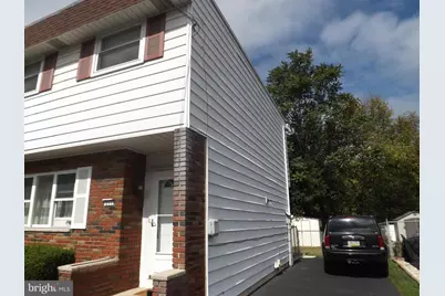 211 E Bacon Street, Pottsville, PA 17901 - Photo 3