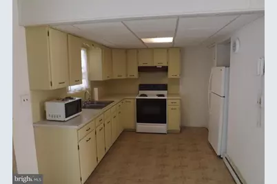 211 E Bacon Street, Pottsville, PA 17901 - Photo 13