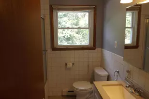 211 E Bacon St, Pottsville, PA 17901 - Photo 15