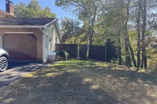 360 Ohio Ave, Shenandoah, PA 17976 - Photo 3