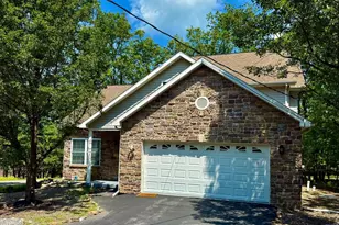 231 Country Club Dr, Hazleton, PA 18202 - Photo 5