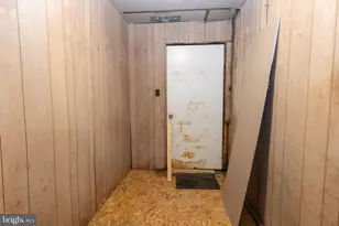 21 Park St, Pottsville, PA 17901 - Photo 13