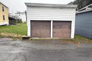 446 Biddle St, Tamaqua, PA 18252 - Photo 5