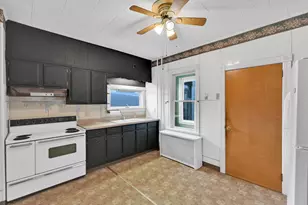 219 S 3rd St, Saint Clair, PA 17970 - Photo 13