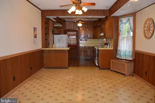 1344 W Norwegian St, Pottsville, PA 17901 - Photo 5