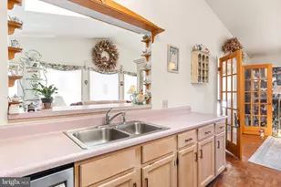 500 W Lloyd St, Shenandoah, PA 17976 - Photo 5