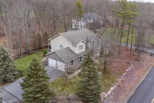 2 Pinewood Cir, Hazleton, PA 18202 - Photo 3