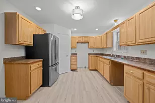 2 Pinewood Cir, Hazleton, PA 18202 - Photo 9