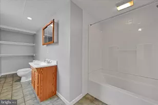 901 Fairview St, Pottsville, PA 17901 - Photo 19