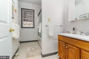 18 E Sunbury St, Minersville, PA 17954 - Photo 35