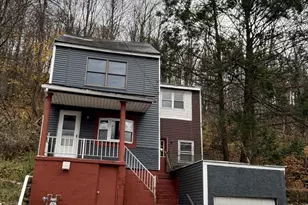 321 Peacock St, Pottsville, PA 17901 - Photo 1