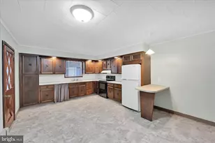 212 Broad St, Saint Clair, PA 17970 - Photo 11