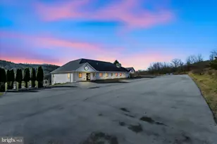 200 Pinebrook Pl, Orwigsburg, PA 17961 - Photo 1