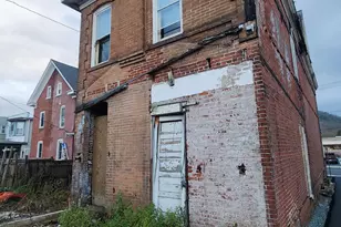 221 Cedar St, Tamaqua, PA 18252 - Photo 13