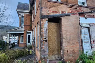 221 Cedar St, Tamaqua, PA 18252 - Photo 15