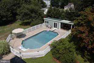 2406 Railroad St, Mahanoy Plane, PA 17949 - Photo 3