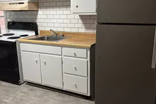 129 N White St, Shenandoah, PA 17976 - Photo 7