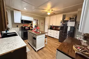 528 Lytle St, Minersville, PA 17954 - Photo 9