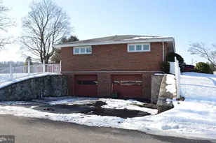 116 W Vine St, Ringtown, PA 17967 - Photo 3