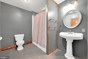 15 S 7th St, Tower City, PA 17980 - Photo 17