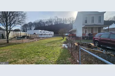143 W Railroad Street, Pottsville, PA 17901 - Photo 3