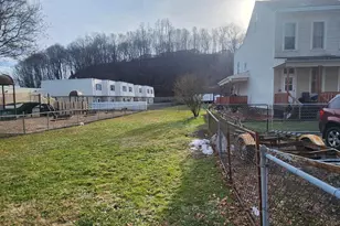 143 W Railroad St, Pottsville, PA 17901 - Photo 3