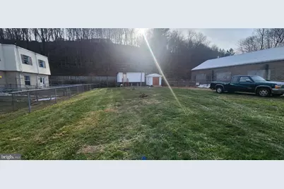 143 W Railroad Street, Pottsville, PA 17901 - Photo 5