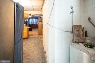 5 S White St, Shenandoah, PA 17976 - Photo 9