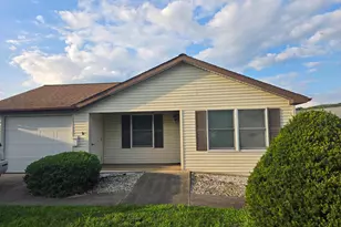 555 Honeysuckle Ct, Pine Grove, PA 17963 - Photo 1