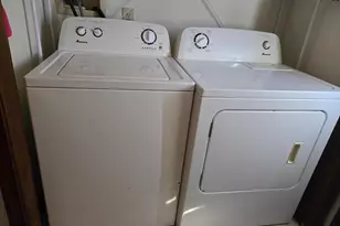 555 Honeysuckle Ct, Pine Grove, PA 17963 - Photo 9