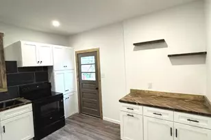 126 Vaux Ave, Tremont, PA 17981 - Photo 5