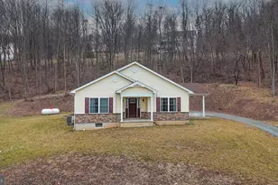 2021 Evergreen Dr, Tamaqua, PA 18252 - Photo 3