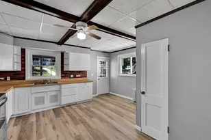 2135 W Norwegian St, Pottsville, PA 17901 - Photo 7