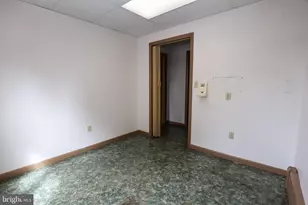 2042 Mahantongo St, Pottsville, PA 17901 - Photo 21