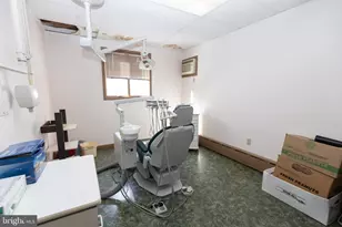 2042 Mahantongo St, Pottsville, PA 17901 - Photo 15