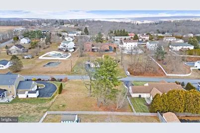 502 Parkmeadow Drive, Pottsville, PA 17901 - Photo 3